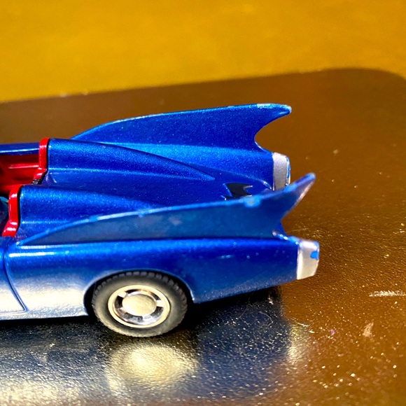 BATMAN 1960 BAT MOBILE CORGI CAR DC COMICS DIE CAST BLUE CAR BMBV1 & BATMAN 4.5” - Picture 8 of 14